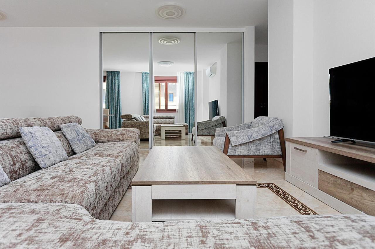 Three Bedroom Spacious Apartment Anatolia Budva Bagian luar foto