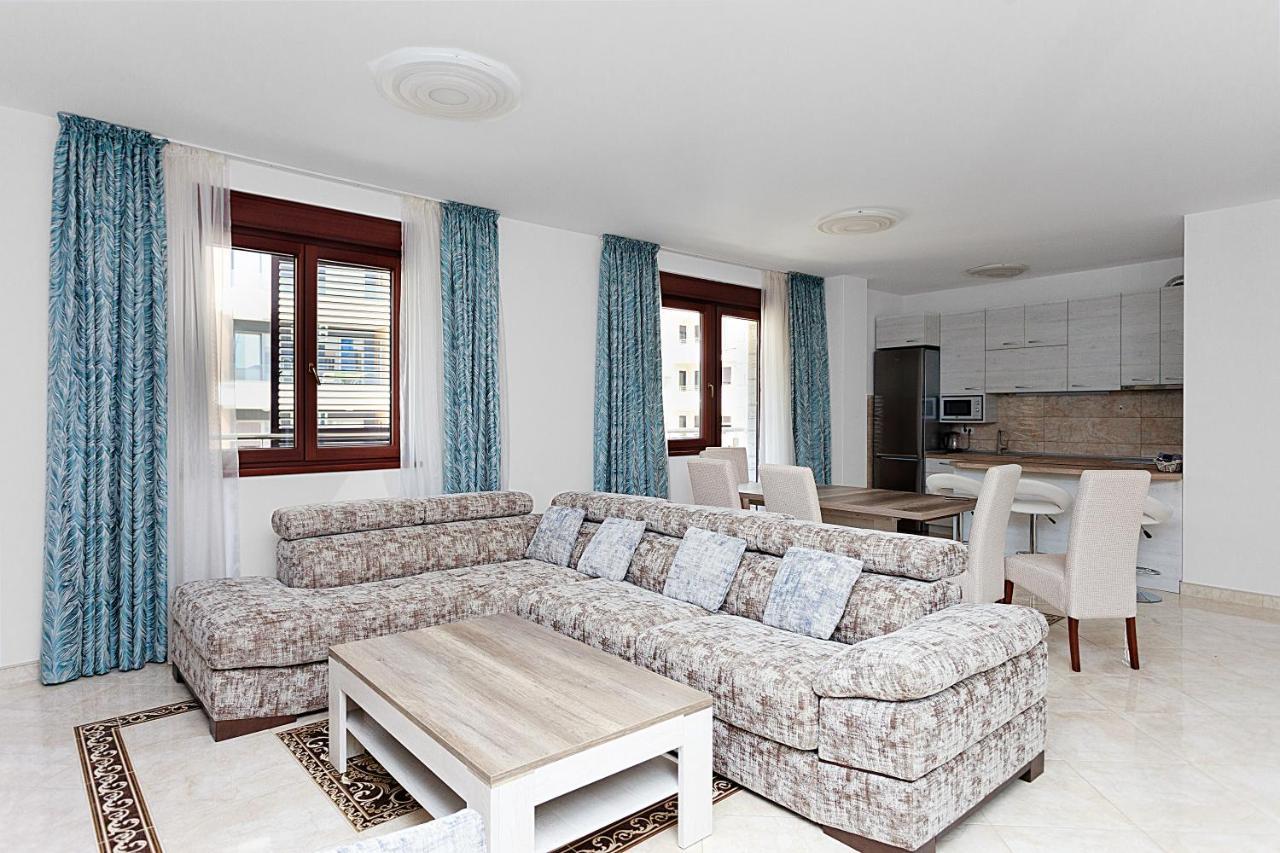 Three Bedroom Spacious Apartment Anatolia Budva Bagian luar foto