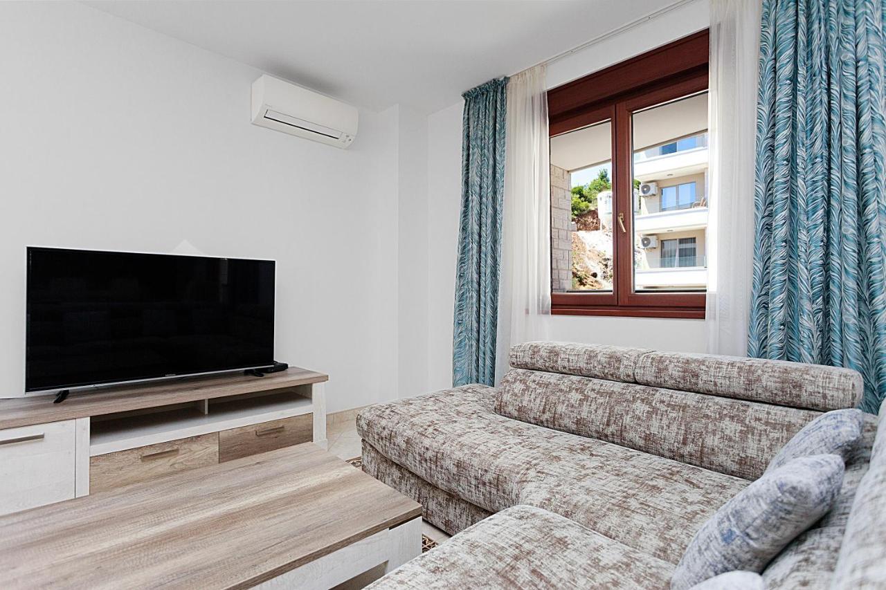 Three Bedroom Spacious Apartment Anatolia Budva Bagian luar foto